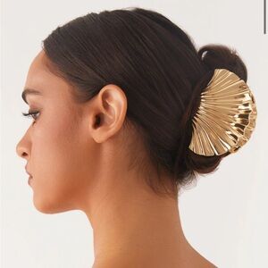 Peppermayo Gold Seashell Hair Clip